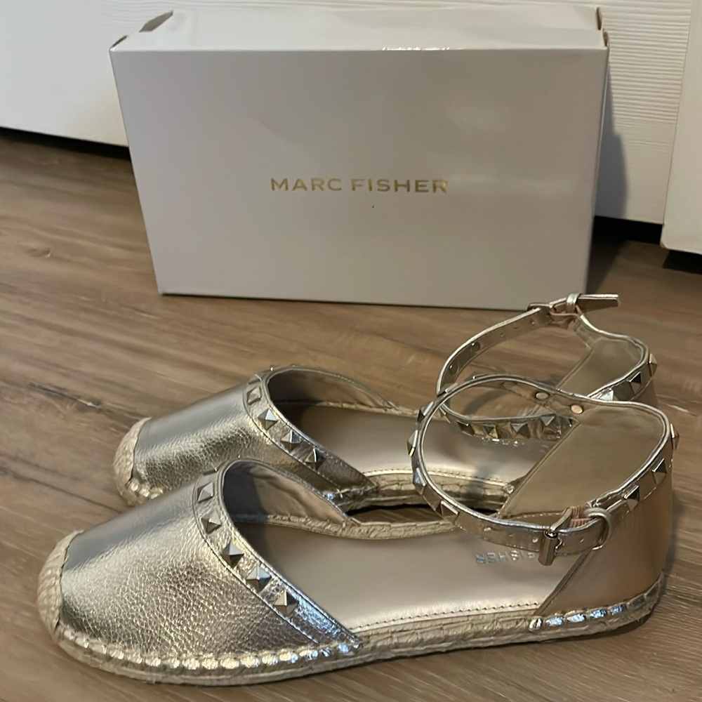 Marc Fisher Gold LL Slides size 10